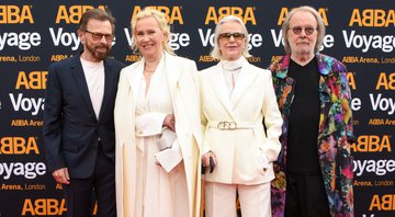 Integrantes do ABBA em tapete vermelho (Foto: Getty Images)