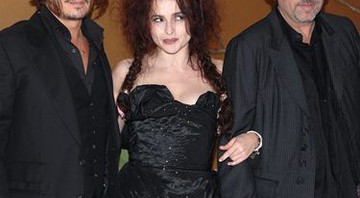 Johnny Depp, Helena Bonham Carter e Tim Burton juntos, em foto de 2009 - AP
