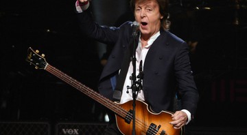 Paul McCartney durante show em Nova York, em outubro de 2015 (Foto: Gary Wiepert/AP)