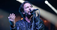 O vocalista Eddie Vedder durante show do Pearl Jam no The Wells Fargo Center, na Filadélfia, Estados Unidos, em abril de 2016 - Rex Features/AP