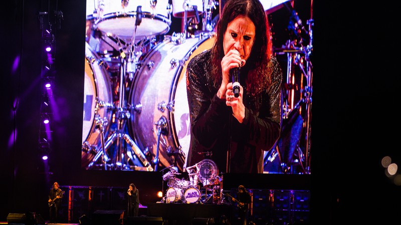 Black Sabbath na apresentação do último domingo, 4, no Estádio do Morumbi, em São Paulo, com a última turnê da carreira - Gustavo Vara