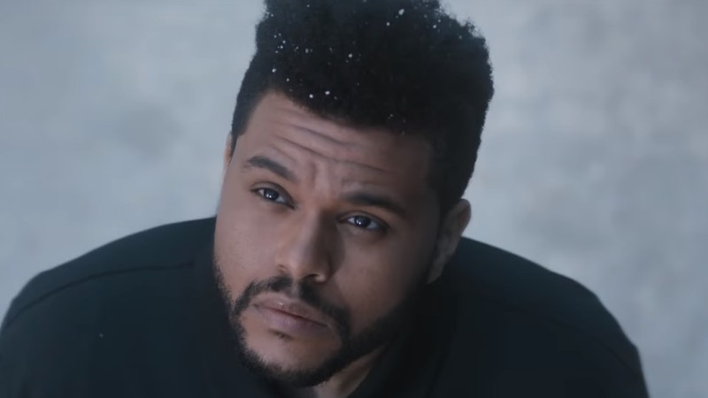 The Weeknd no clipe de "Secrets" - Reprodução