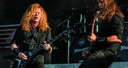 <b>Entrosados</b>
Mustaine e Loureiro tocando em 2016 no Charlotte Motor Speedway

 - Amy Harris/REX/Shutterstock/AP