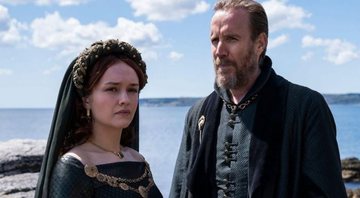 Olivia Cooke e Rhys Ifans em House of the Dragon (Foto: Divulgação / HBO)