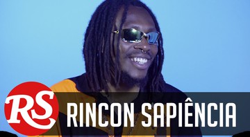 Imagem Rincon Sapiência aprendeu a "desenhar o próprio nome", quase foi jogador de futebol e se tornou Rei dos Feats do rap nacional